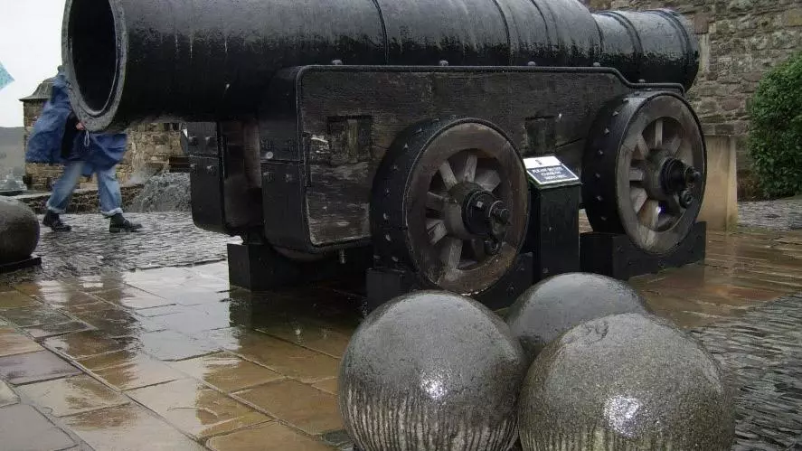 mons meg edinburgh castle
